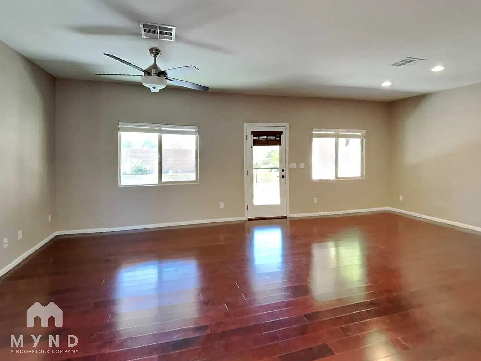 4 bed, 2.5 bath, 2033 sqft, $2,125 — Photo 2