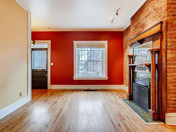4th image of 1114 N Corona St #6