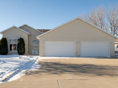 2330 Fresno Dr, Bismarck, ND, 58504
