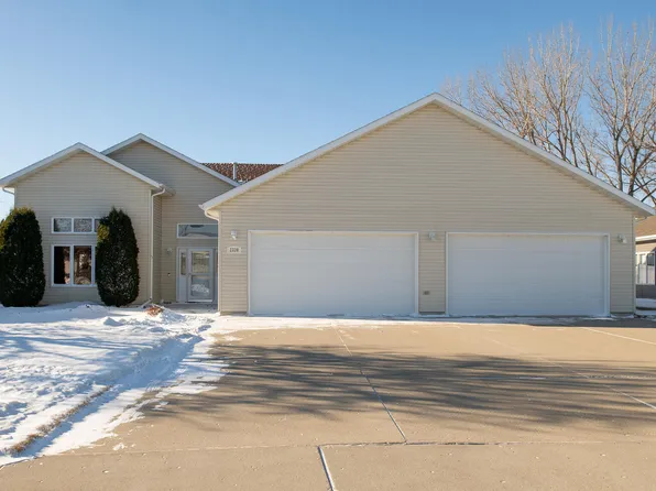 2330 Fresno Dr, Bismarck, ND 58504