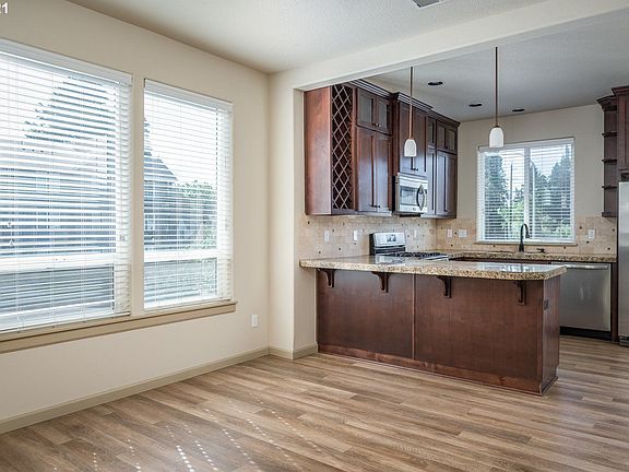 5th image of 7799 NE Mary Beth Ln