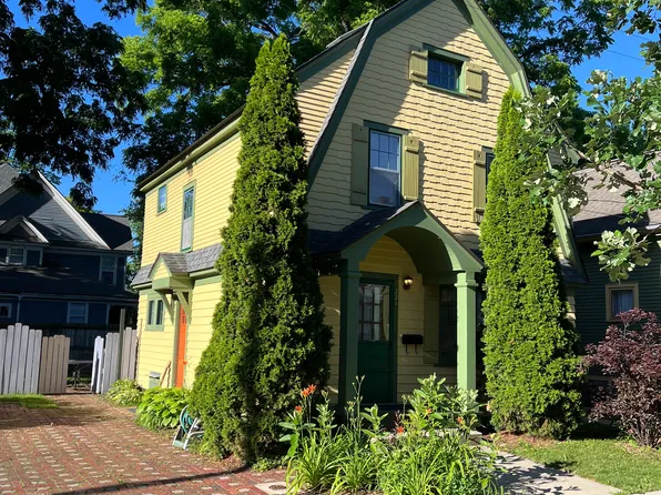 221 Houston Pl, Kalamazoo, MI 49001