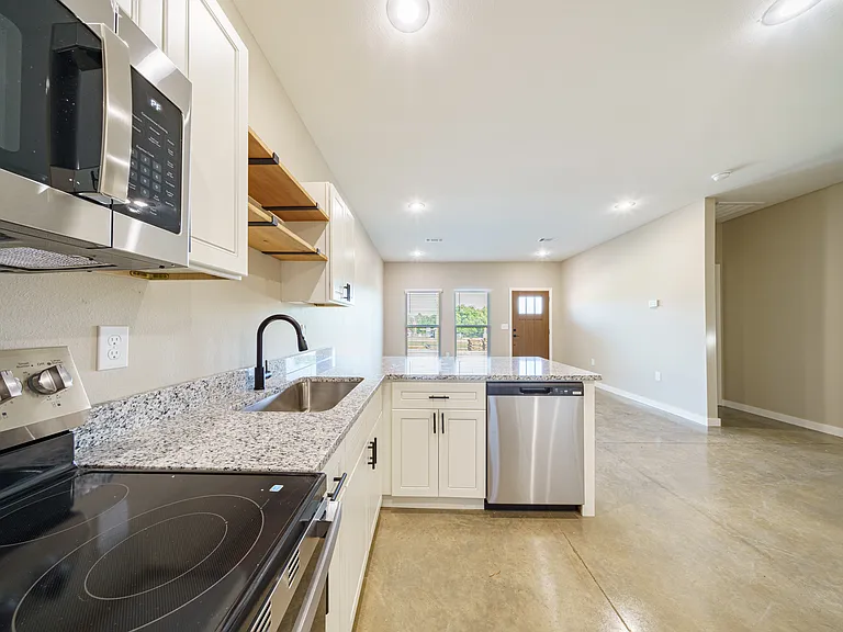251 Scott Dr #A — Photo 6