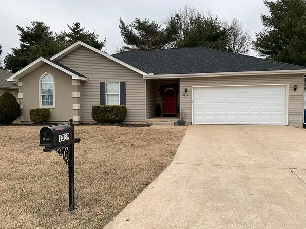 1339 Skyline Dr, Carthage, MO 64836