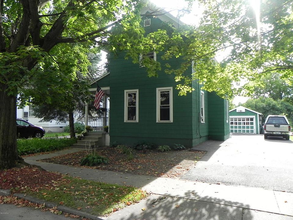 1st image of 68 Walnut St