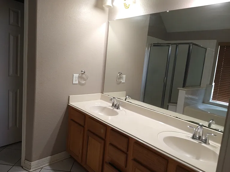 6434 Skyview Dr — Photo 2