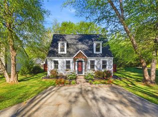 100 Henry Ct, Central, SC 29630