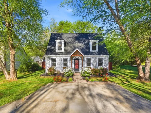 100 Henry Ct, Central, SC 29630