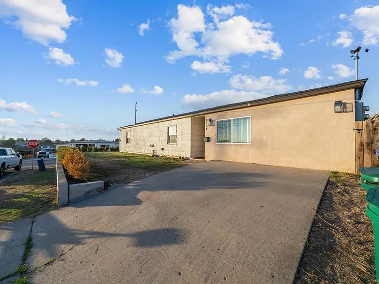 809 Merlin Dr — Photo 11