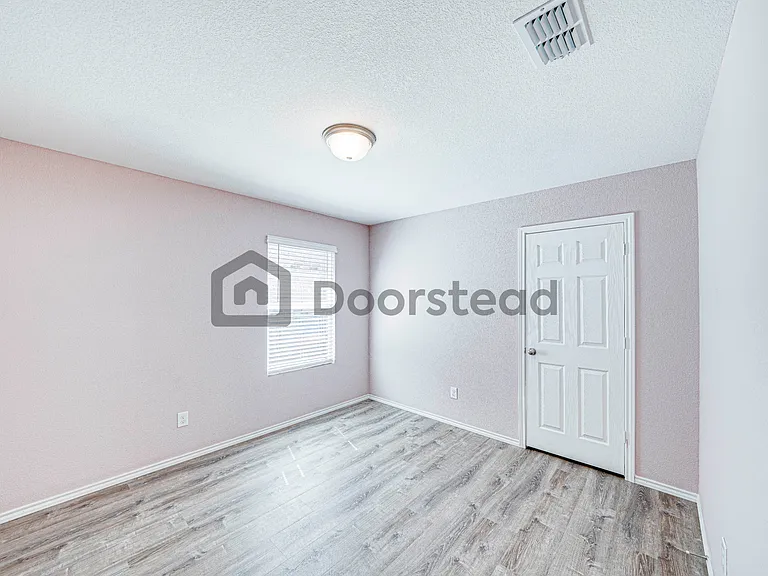 3008 Lakewood Ln — Photo 8