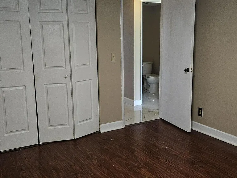 300 Village Green Cir #114 — Photo 10