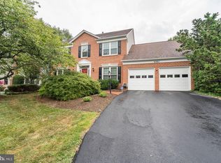 6261 Welton Dr, Centreville, VA 20120