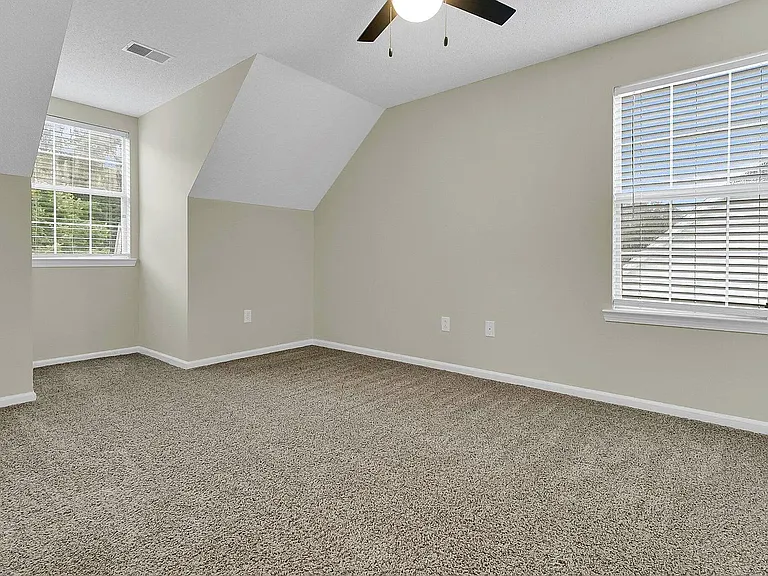 2117 Kings Gate Ln — Photo 14