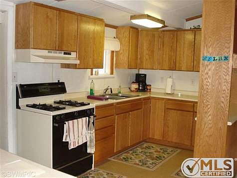 5th image of 20657 Waterway St