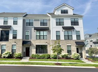 2752 S Spurway Dr, Ann Arbor, MI 48105