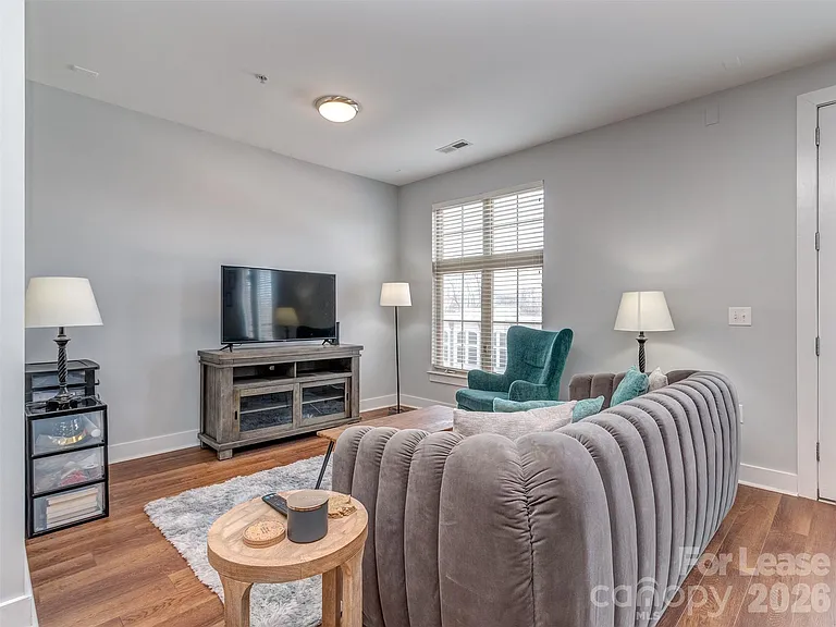 1101 W 1st St #211 — Photo 11
