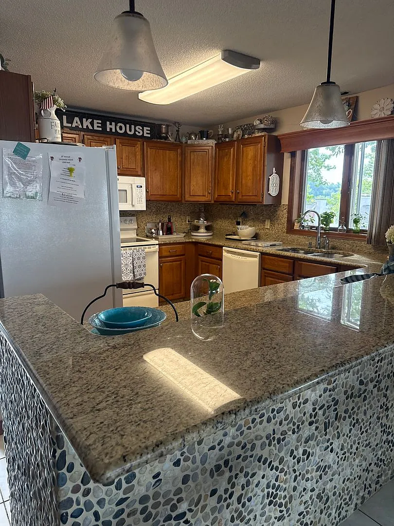 *Winter Rental* On Christmas Island, Laconia NH — Photo 2