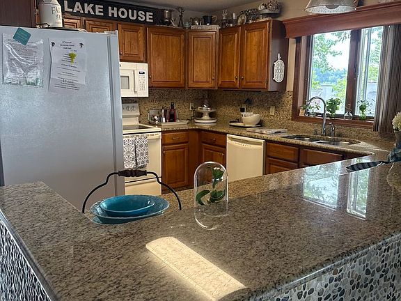 2nd image of 6A Crestview Ln
