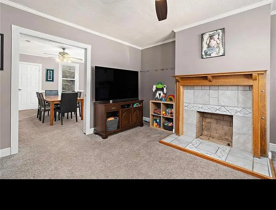 689 Shade Ave