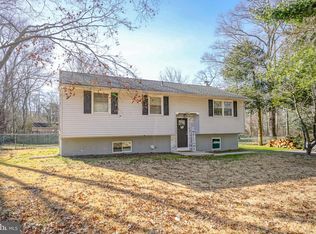 908 Lincoln Dr, Clayton, NJ 08312