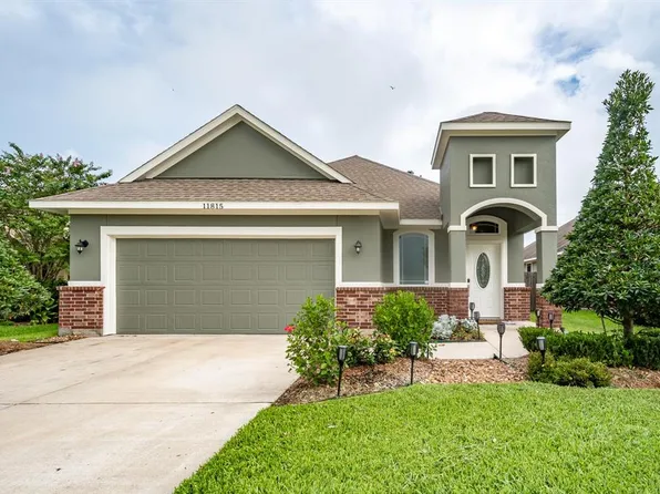 11815 Champions Gate Dr, Mont Belvieu, TX 77535