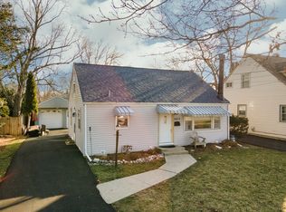 263 S Clifton Ave, Elgin, IL 60123