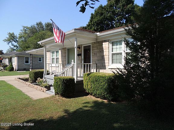 3rd image of 10410 Casalanda Dr