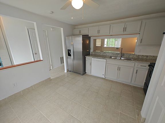 2nd image of 9615 Greenmeadow Cir