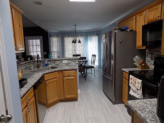 3rd image of 312 Cascade Ct