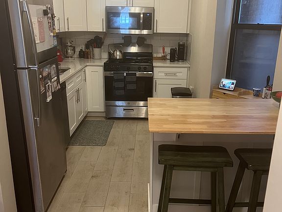 3rd image of 108 Sussex St APT 12