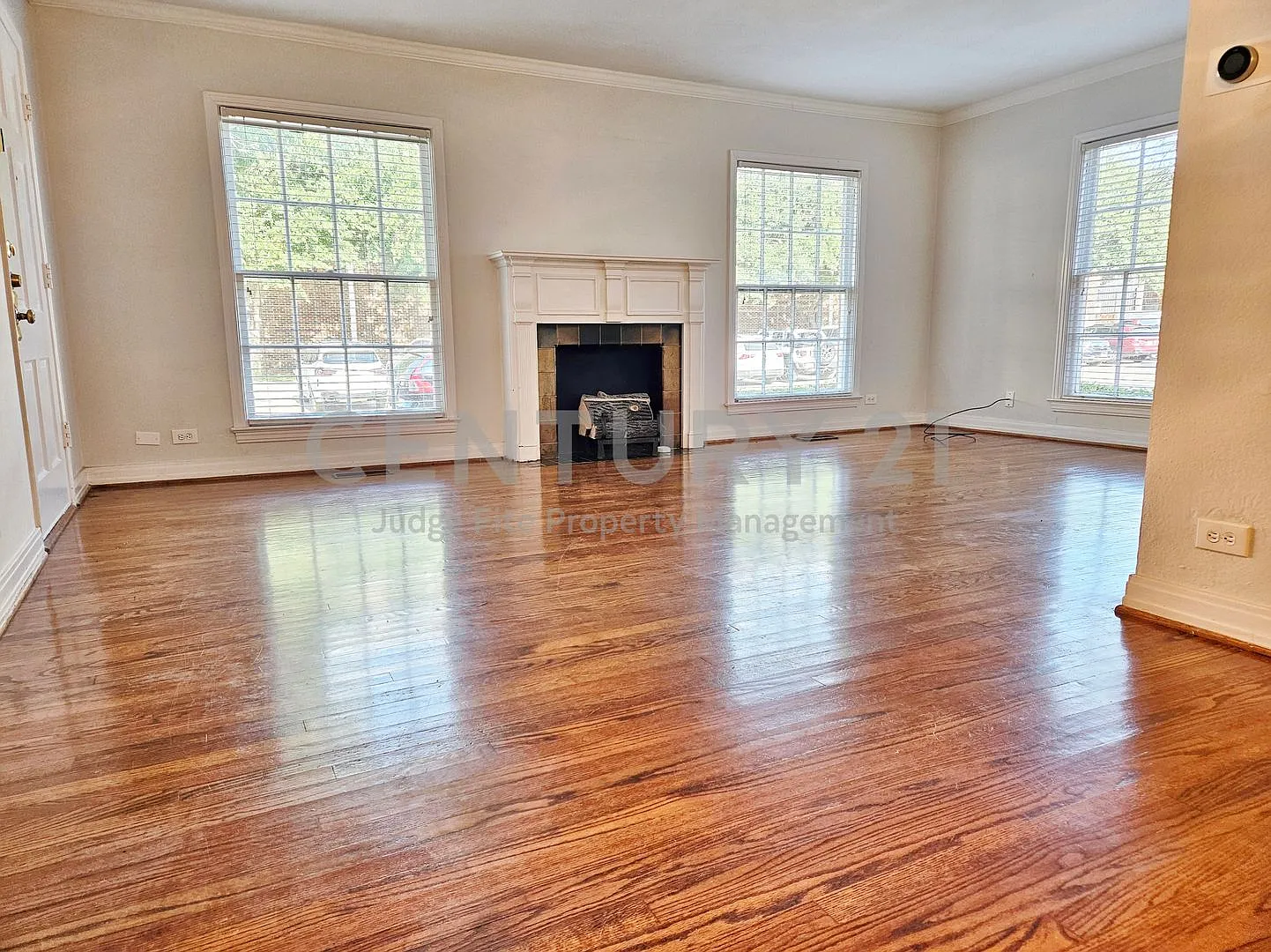 Great 1/1 Apartment in Highland Park ISD Ready for Move-In! — Photo 3