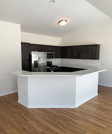 4th image of 10 Solara Ct
