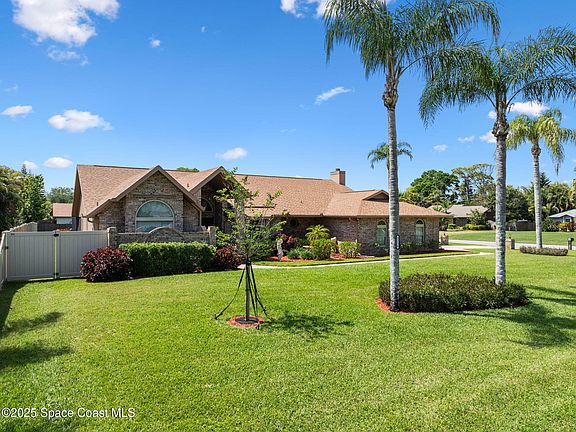 3rd image of 3116 Fairview Dr