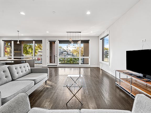 2nd image of 2432 W Chicago Ave #1S