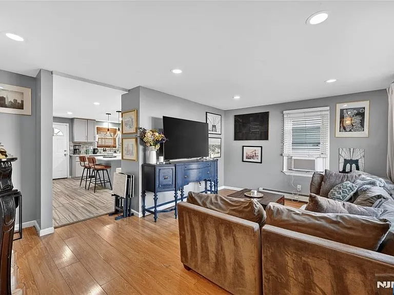 133 Brill St — Photo 18