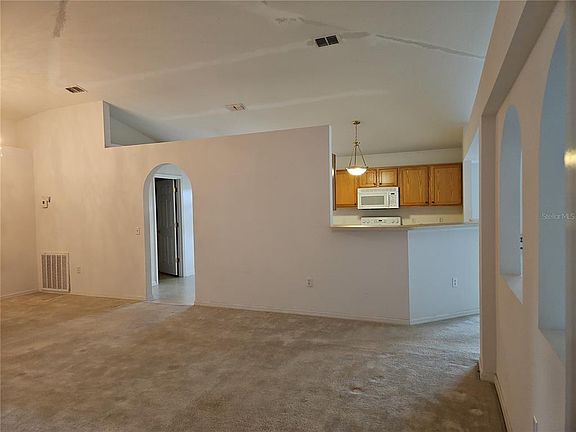 4th image of 6925 Hemlock Rd