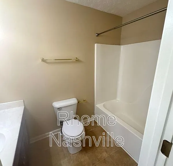 1913 Ozark Ct — Photo 7