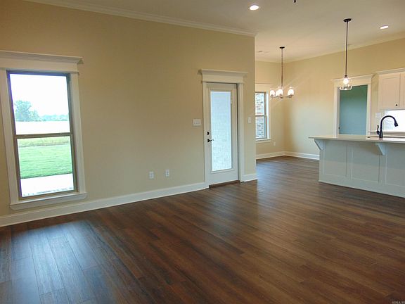 3rd image of 22 Rush Creek Dr