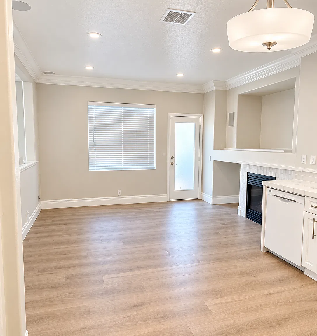 3 bed, 2.5 bath, 1547 sqft, $4,250 — Photo 4