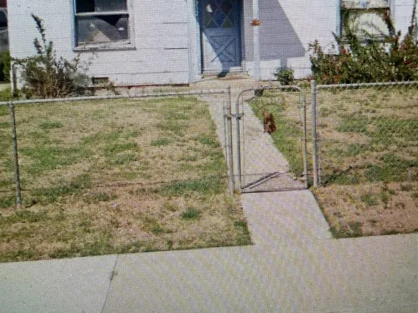 2212 Larcus Ave, Bakersfield, CA 93307