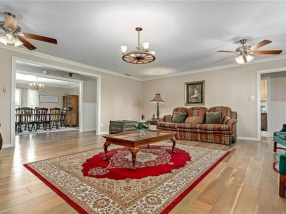 5th image of 1473 Lakeview Dr