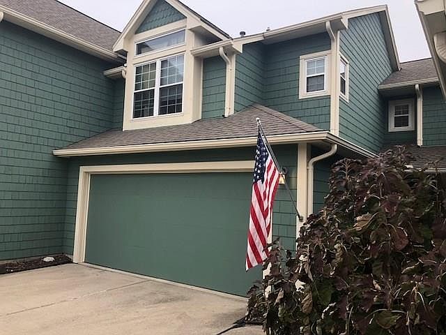 1st image of 904 Cambridge Ct
