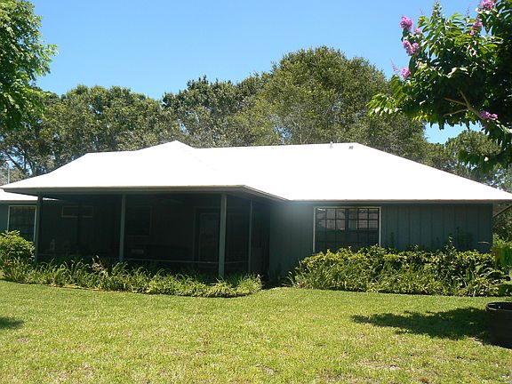 back view with screed-in patio