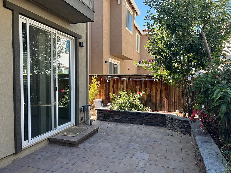 843 Barney Cmn — Photo 39