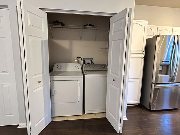 4th image of 3105 Anton Dr