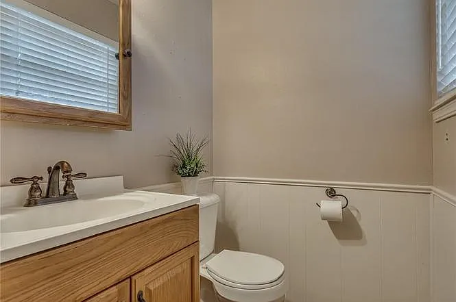 801 Robin Hill Rd — Photo 16