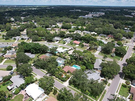 2nd image of 3729 Lakewood Dr