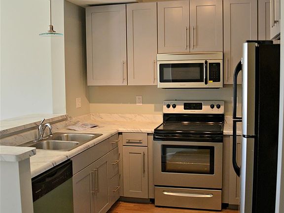 Cedar Bluff- Kitchen