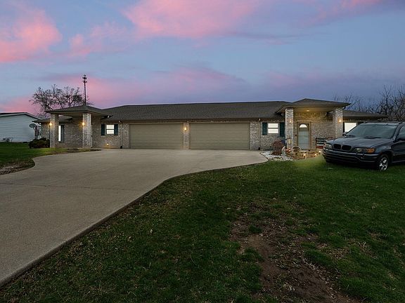 3rd image of 1757 Stults Rd