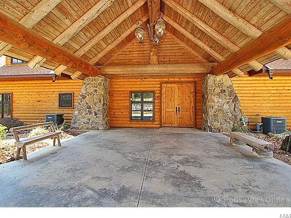 5th image of 3823 Russell Rd